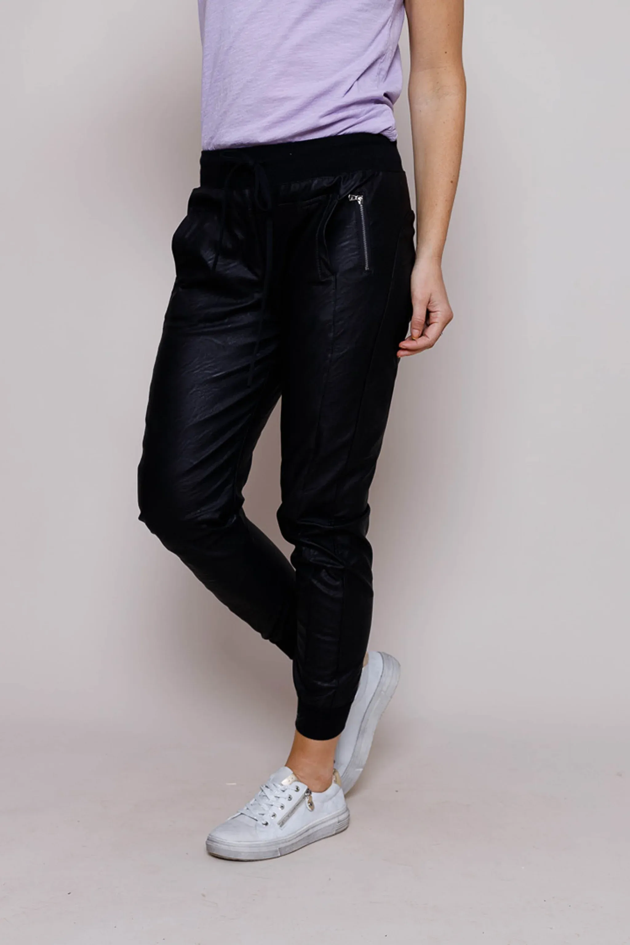 153V MIX 5 Suzy D Faux Leather Jogger