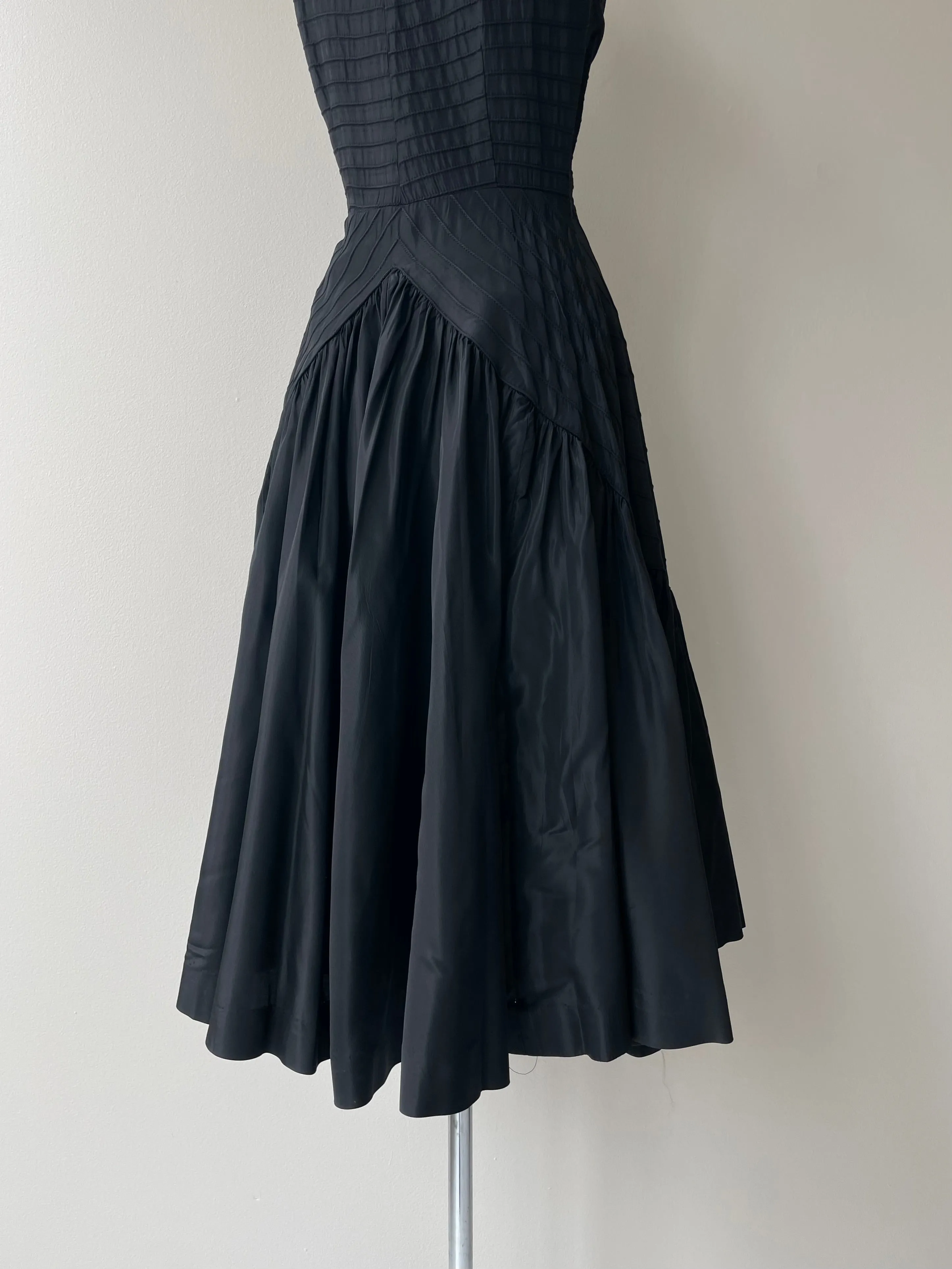 Bustle Back 1950s Dress