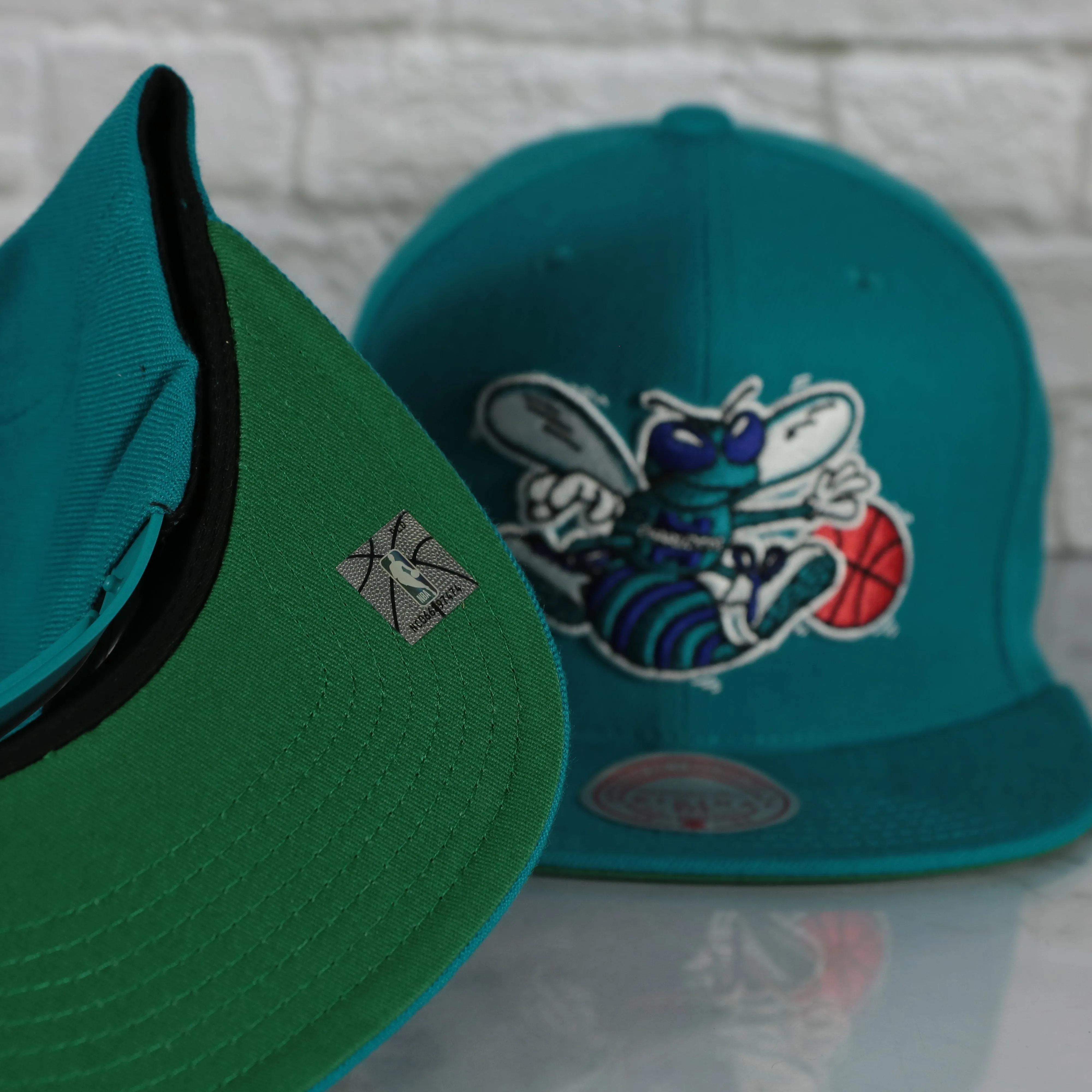 Charlotte Hornets Vintage Retro NBA Team Ground 2.0 Mitchell and Ness Snapback Hat | Teal