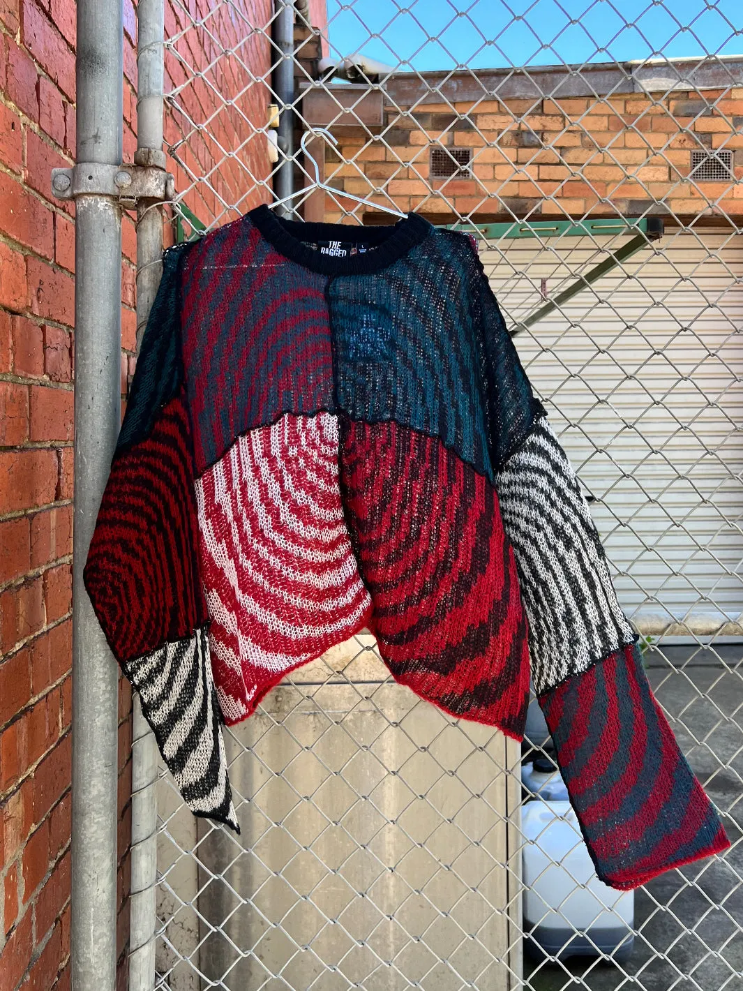 DESCEND KNITTED JUMPER