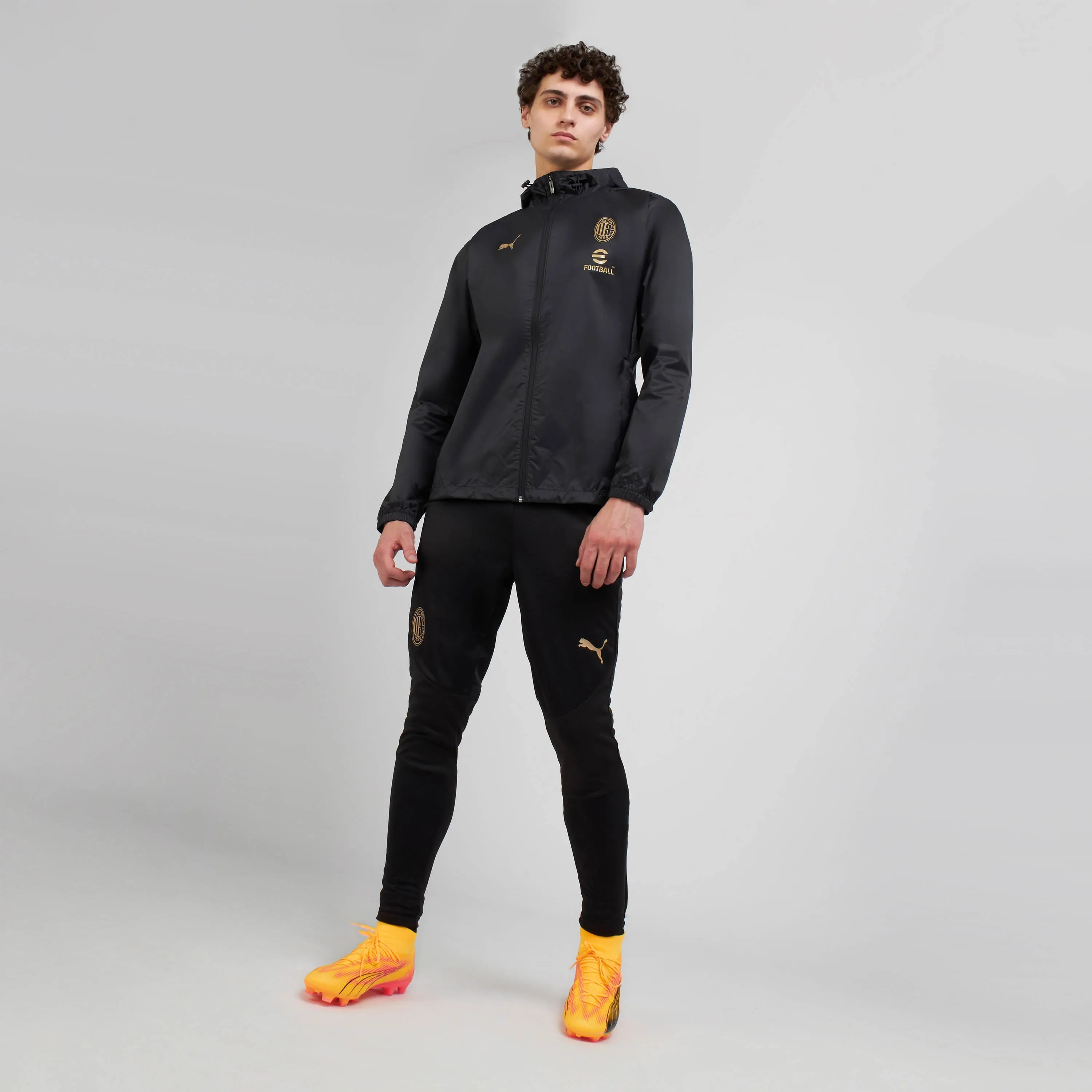 GIACCA MILAN TRAINING 2024/25 CON ZIP E CAPPUCCIO