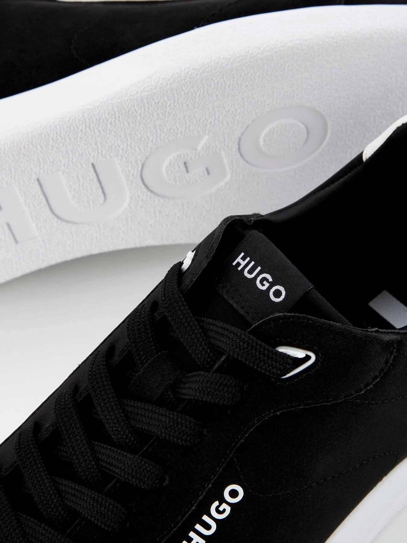 HUGO Riven Nubuck Lace Sneaker - Black/white