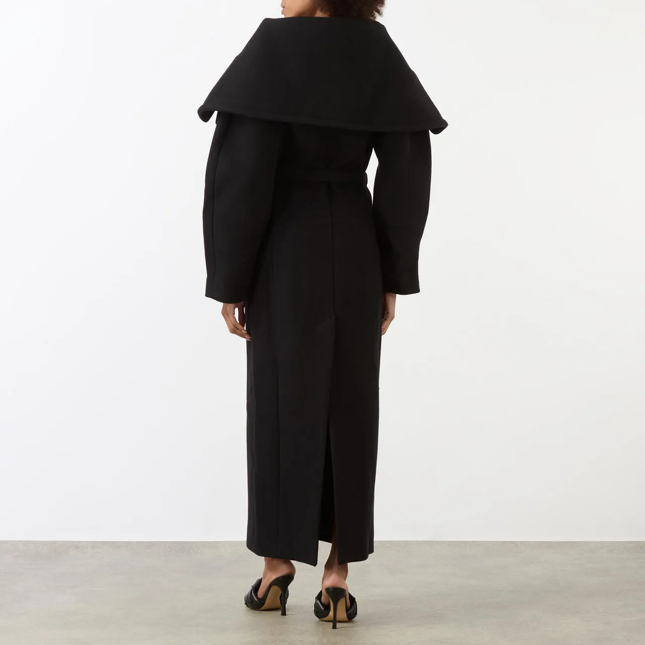 JACQUEMUS Le Manteau Caruso Coat - Black