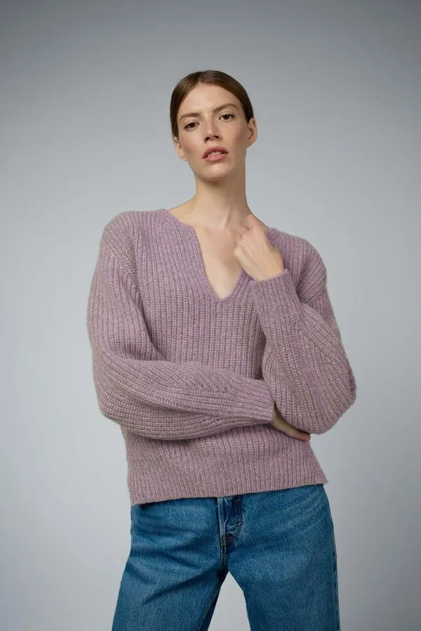 Kaya Notched Cashmere Sweater - Lilac