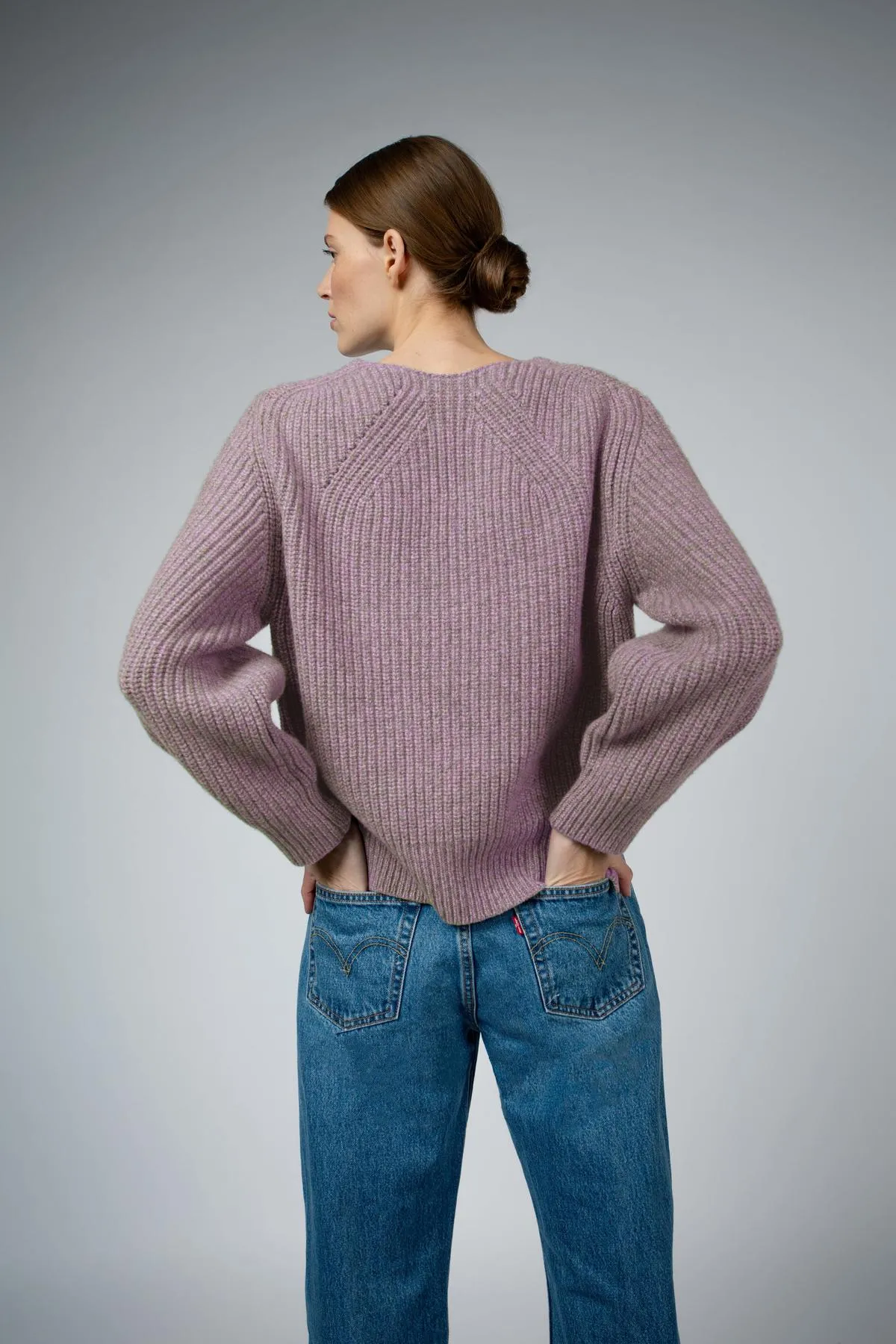 Kaya Notched Cashmere Sweater - Lilac