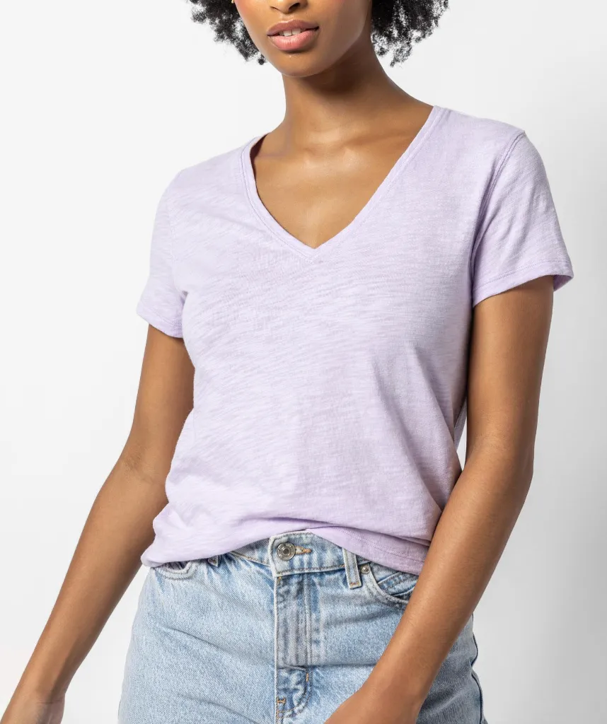 LILLA P S/S BACK SEAM V NECK TEE