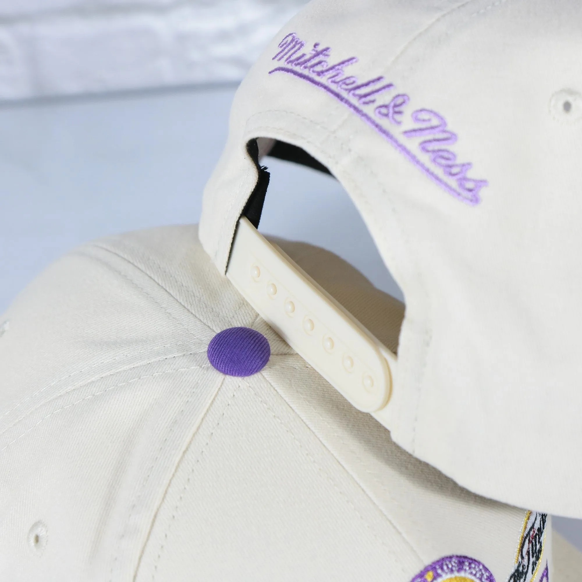 Los Angeles Lakers Hardwood Classics Reframe Retro Green bottom | Off-White Snapback Hat