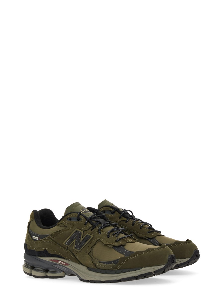 NEW BALANCE      SNEAKER 2002RD IN PELLE NABUK 